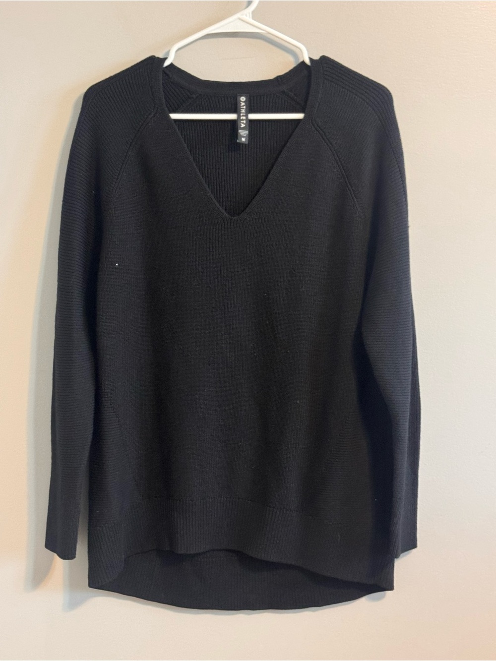 Athleta Merino Wool Blend Black V-Neck High Low Sweater Size M